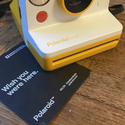 Foto van een polaroid camera